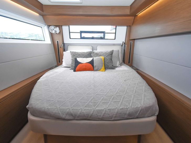 LA SPERANZA - Master Cabin Bed LA SPERANZA - Master Cabin Bed