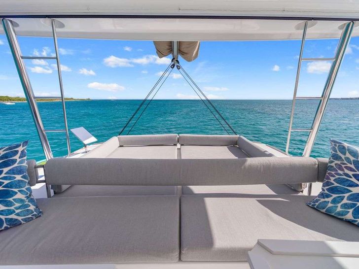 NAUTI DOGS 5.4 Bali 5.4 - flybridge sunbathing area NAUTI DOGS 5.4 Bali 5.4 - flybridge sunbathing area