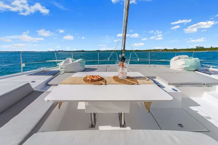 Charter Yacht NAUTI DOGS 5.4 - Bali 5.4 - 4 Cabins - Nassau - Exumas - Bahamas