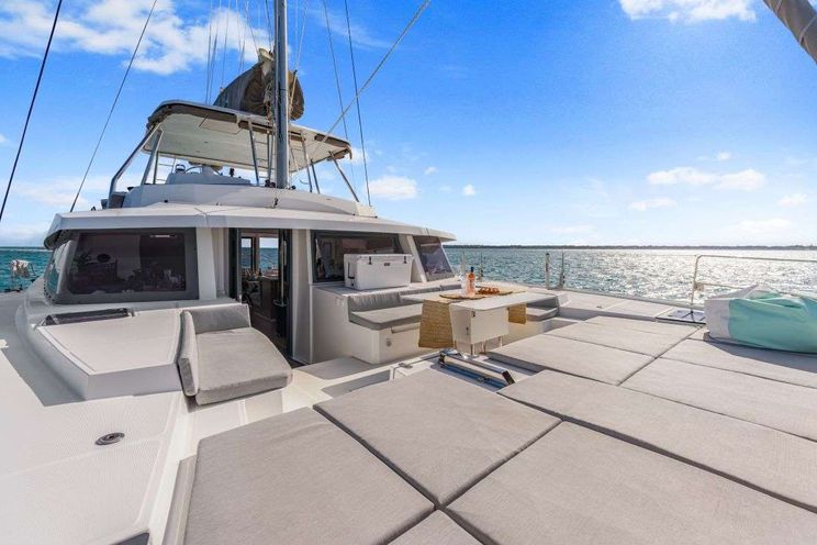 Charter Yacht NAUTI DOGS 5.4 - Bali 5.4 - 4 Cabins - Nassau - Exumas - Bahamas