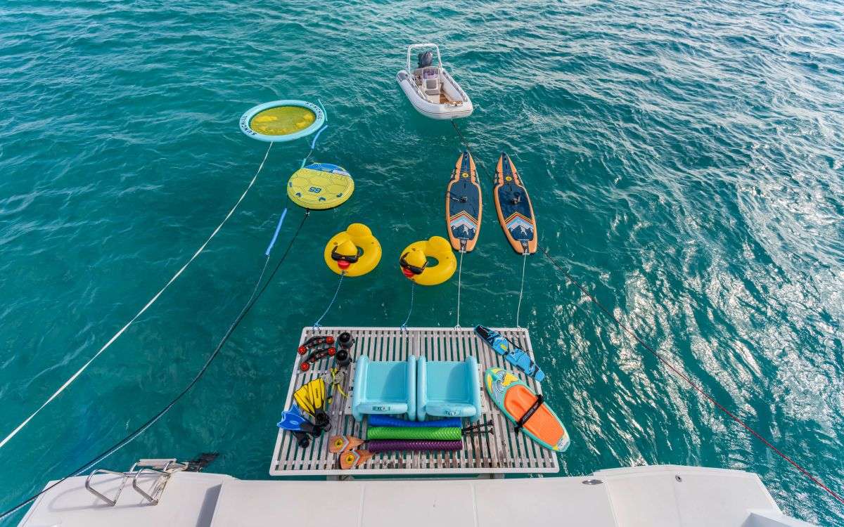 Charter Yacht NAUTI DOGS 5.4 - Bali 5.4 - 4 Cabins - Nassau - Exumas - Bahamas