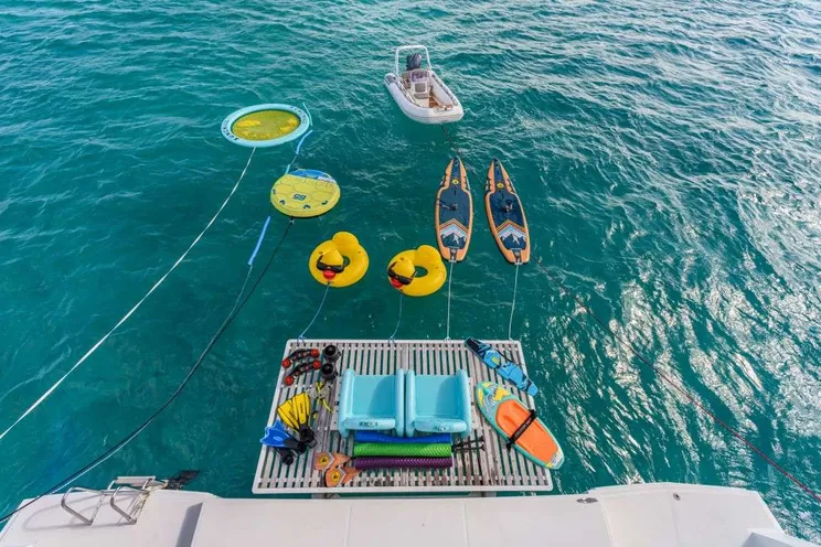 Charter Yacht NAUTI DOGS 5.4 - Bali 5.4 - 4 Cabins - Nassau - Exumas - Bahamas