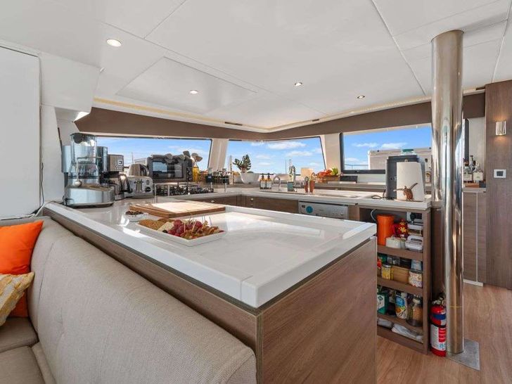 NAUTI DOGS 5.4 Bali 5.4 - galley NAUTI DOGS 5.4 Bali 5.4 - galley