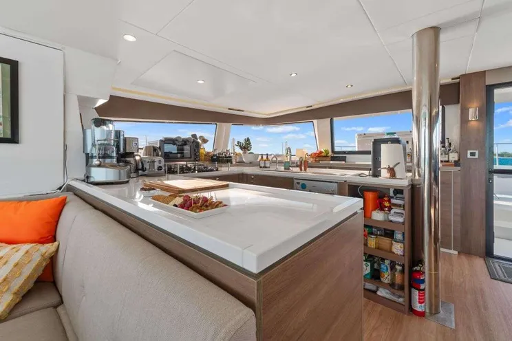 Charter Yacht NAUTI DOGS 5.4 - Bali 5.4 - 4 Cabins - Nassau - Exumas - Bahamas