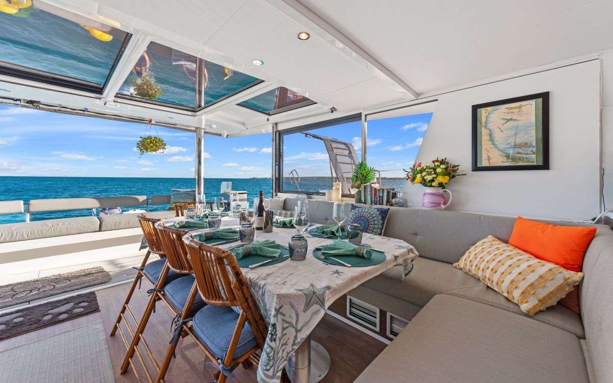 Charter Yacht NAUTI DOGS 5.4 - Bali 5.4 - 4 Cabins - Nassau - Exumas - Bahamas