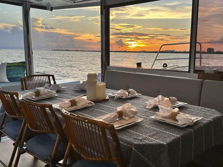 NAUTI DOGS 5.4 Bali 5.4 - alfresco dining set up NAUTI DOGS 5.4 Bali 5.4 - alfresco dining set up