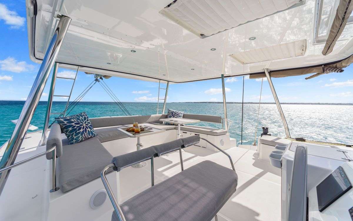 Charter Yacht NAUTI DOGS 5.4 - Bali 5.4 - 4 Cabins - Nassau - Exumas - Bahamas