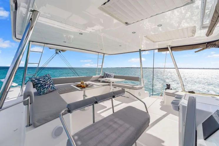 Charter Yacht NAUTI DOGS 5.4 - Bali 5.4 - 4 Cabins - Nassau - Exumas - Bahamas