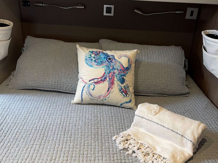 NAUTI DOGS 5.4 Bali 5.4 - VIP cabin 2 pillows NAUTI DOGS 5.4 Bali 5.4 - VIP cabin 2 pillows