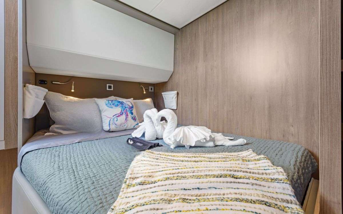 Charter Yacht NAUTI DOGS 5.4 - Bali 5.4 - 4 Cabins - Nassau - Exumas - Bahamas