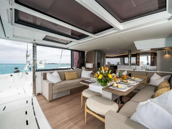 HARMONY Bali 4.8 - saloon HARMONY Bali 4.8 - saloon