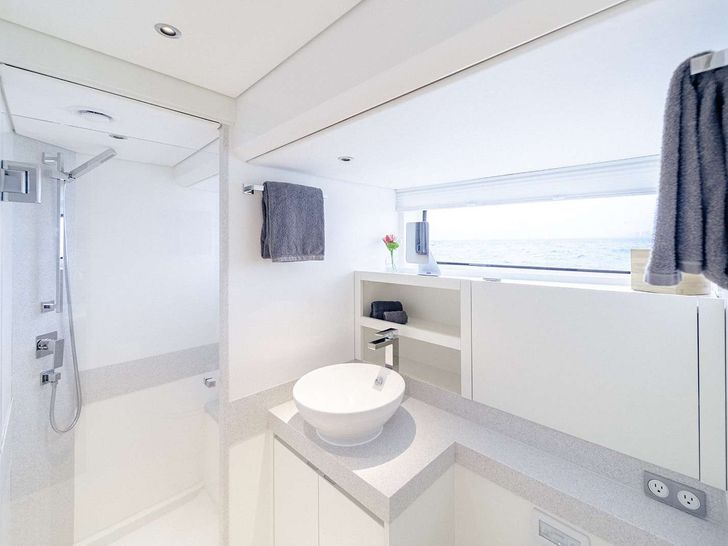 GO N HOT - Dutch Craft 56,lavatory and shower GO N HOT - Dutch Craft 56,lavatory and shower