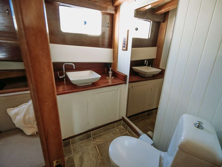 BEYAZ LALE 40m Custom Gulet Bathroom BEYAZ LALE 40m Custom Gulet Bathroom