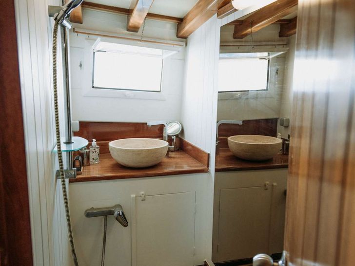 BEYAZ LALE 40m Custom Gulet Bathroom BEYAZ LALE 40m Custom Gulet Bathroom