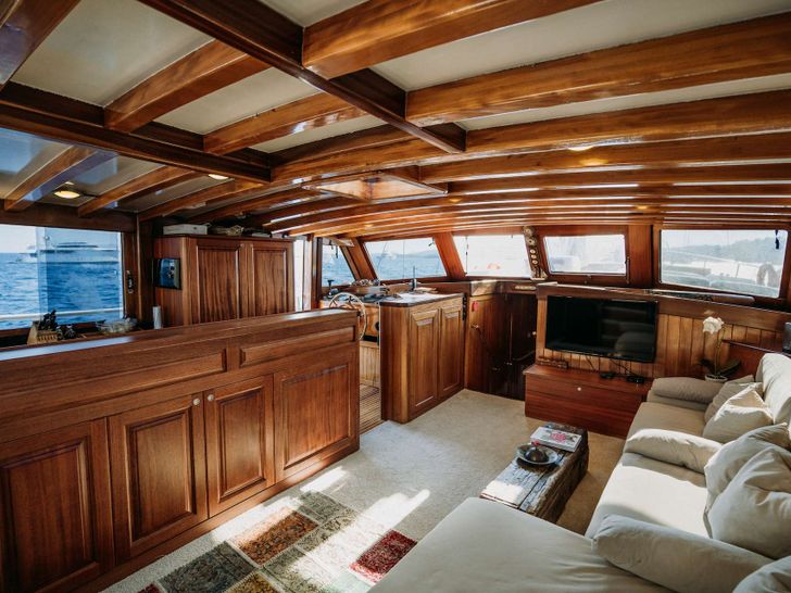 BEYAZ LALE 40m Custom Gulet Saloon BEYAZ LALE 40m Custom Gulet Saloon