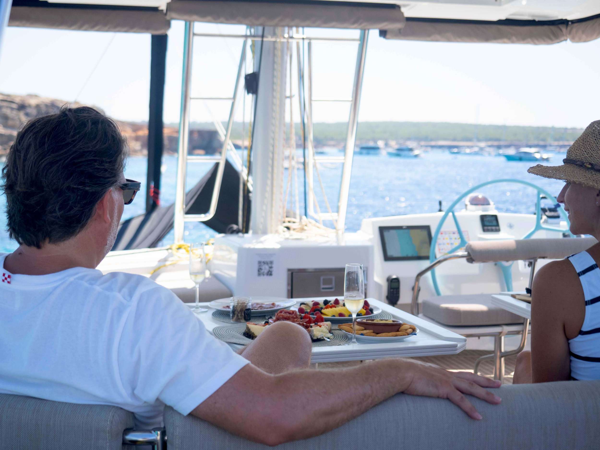 MIM OCEAN 1 Bali 5.4 - guest dining alfresco