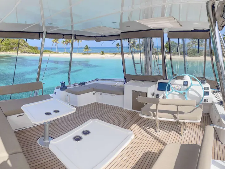 MIM OCEAN 1 Bali 5.4 - flybridge MIM OCEAN 1 Bali 5.4 - flybridge