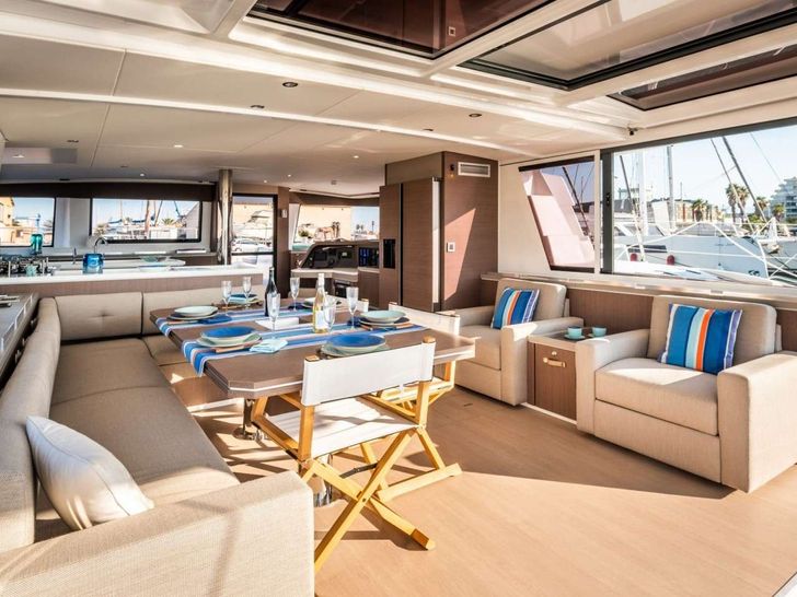 MIM OCEAN ONE - saloon MIM OCEAN ONE - saloon