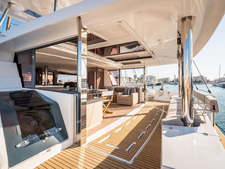 MIM OCEAN ONE - aft deck panoramic shot MIM OCEAN ONE - aft deck panoramic shot