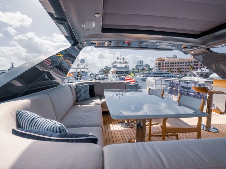SEA OWL Azimut Grande 27m Crewed Motor Yacht Flybridge SEA OWL Azimut Grande 27m Crewed Motor Yacht Flybridge
