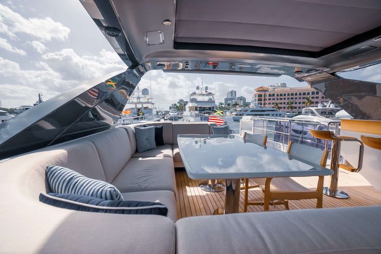 Charter Yacht SEA OWL - Azimut Grande 27m - 5 Cabins - Nassau - Exumas - Bahamas