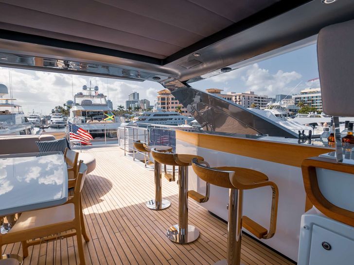 SEA OWL Azimut Grande 27m Crewed Motor Yacht Flybridge SEA OWL Azimut Grande 27m Crewed Motor Yacht Flybridge