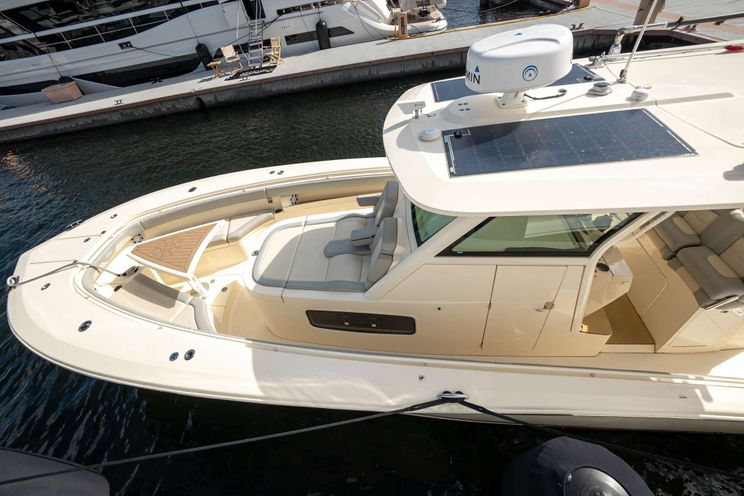 Charter Yacht SEA OWL - Azimut Grande 27m - 5 Cabins - Nassau - Exumas - Bahamas