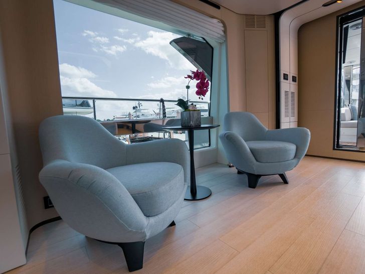 SSEA OWL Azimut Grande 27m Crewed Motor Yacht Salon 2 SSEA OWL Azimut Grande 27m Crewed Motor Yacht Salon 2
