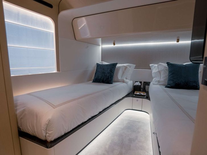 SEA OWL Azimut Grande 27m Crewed Motor Yacht Twin Cabin