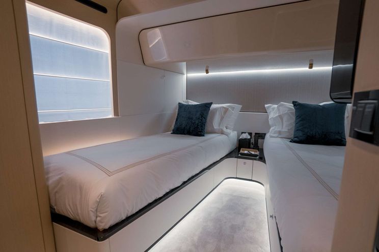 Charter Yacht SEA OWL - Azimut Grande 27m - 5 Cabins - Nassau - Exumas - Bahamas
