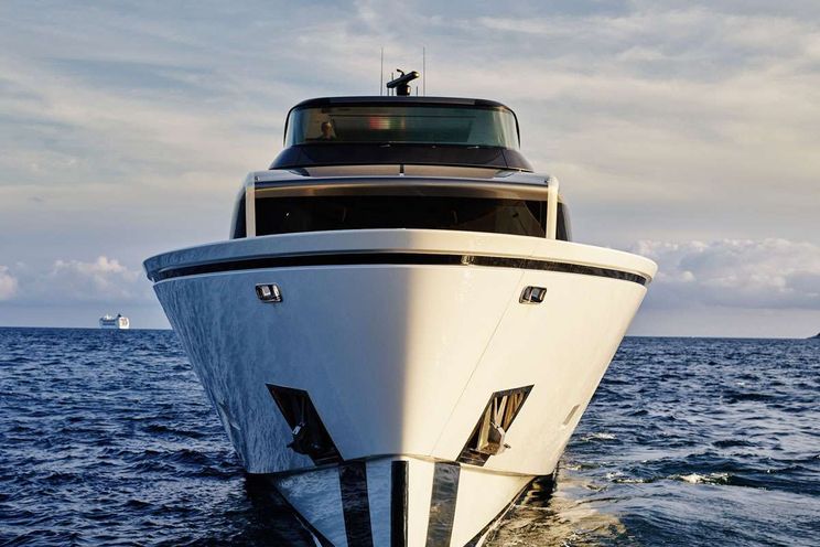 Charter Yacht LUAR - San Lorenzo SX88 - La Spezia - Naples - Sicily - Riviera - Corsica - Sardinia