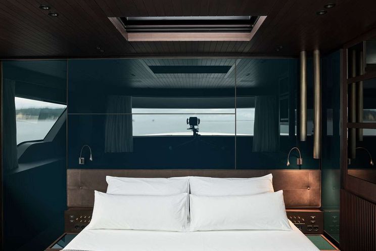 Charter Yacht LUAR - San Lorenzo SX88 - La Spezia - Naples - Sicily - Riviera - Corsica - Sardinia