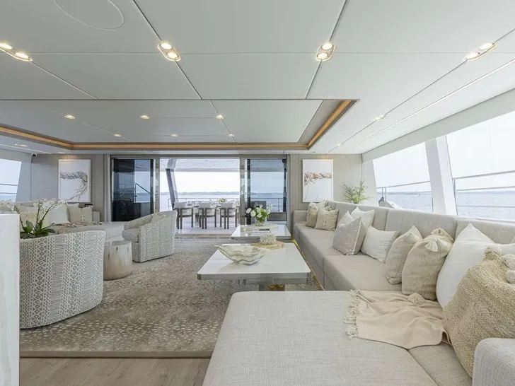 SOL Sunreef 80 ECO - saloon SOL Sunreef 80 ECO - saloon