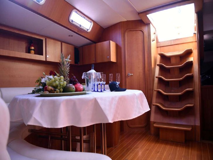 FOLLIA - Custom Yacht 65 ft,dining area