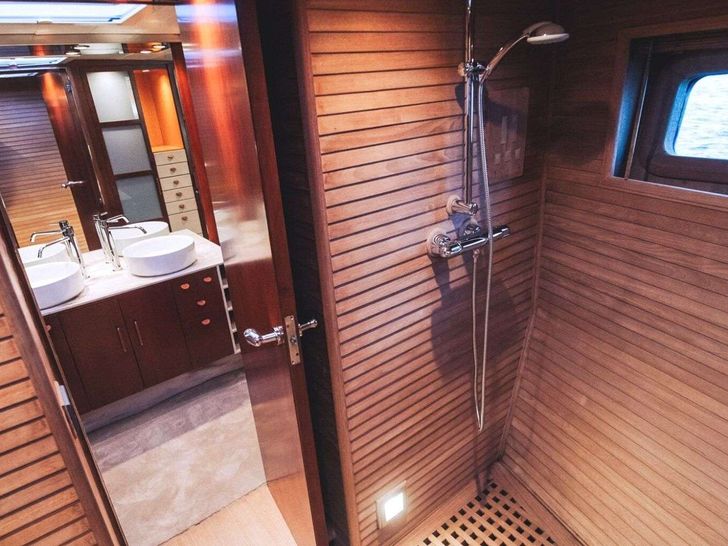 FREE AT LAST - Marina 94 ft.,private bathroom FREE AT LAST - Marina 94 ft.,private bathroom