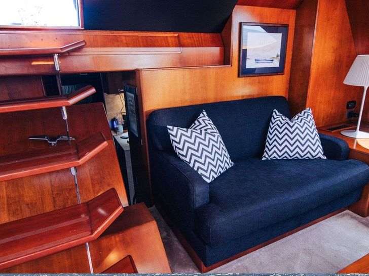 FREE AT LAST - Marina 94 ft.,saloon couch FREE AT LAST - Marina 94 ft.,saloon couch