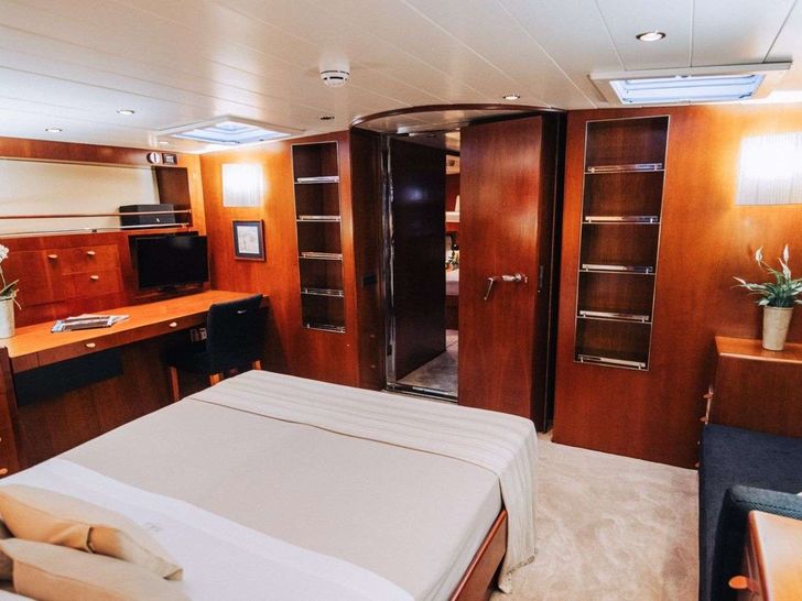 FREE AT LAST - Marina 94 ft.,main cabin panoramic shot FREE AT LAST - Marina 94 ft.,main cabin panoramic shot