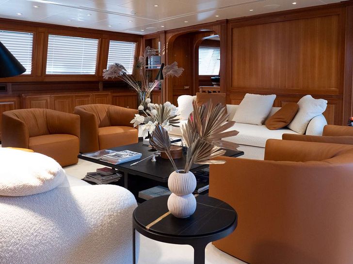 ALMYRA II - Perini Navi 164,main saloon seating ALMYRA II - Perini Navi 164,main saloon seating