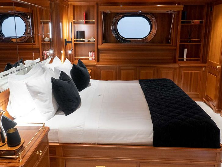 ALMYRA II - Perini Navi 164,master cabin ALMYRA II - Perini Navi 164,master cabin