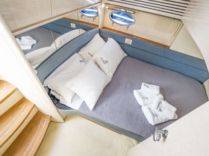 LAKOUPETI - Pershing 16 m,guest cabin