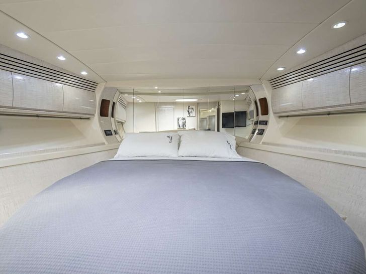 LAKOUPETI - Pershing 16 m,master cabin