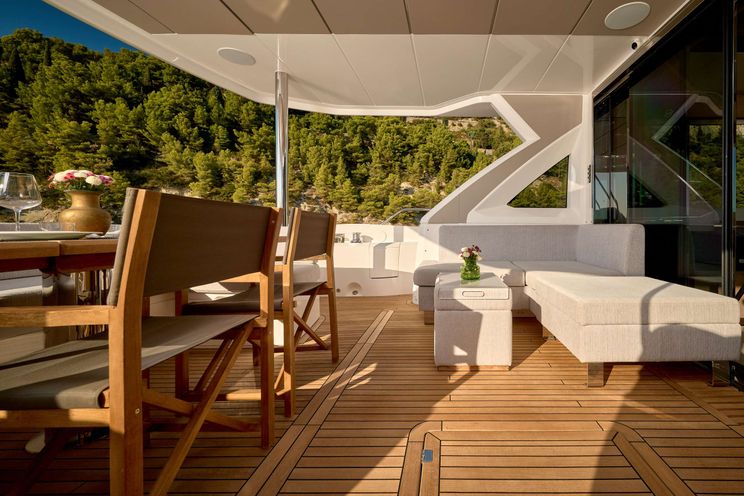 Charter Yacht HIDEAWAY - Sunseeker 23 m - Split - Dubrovnik - Croatia
