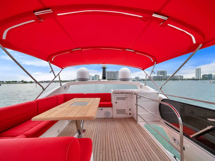 GEM - Sunseeker 68,flybridge seating area GEM - Sunseeker 68,flybridge seating area