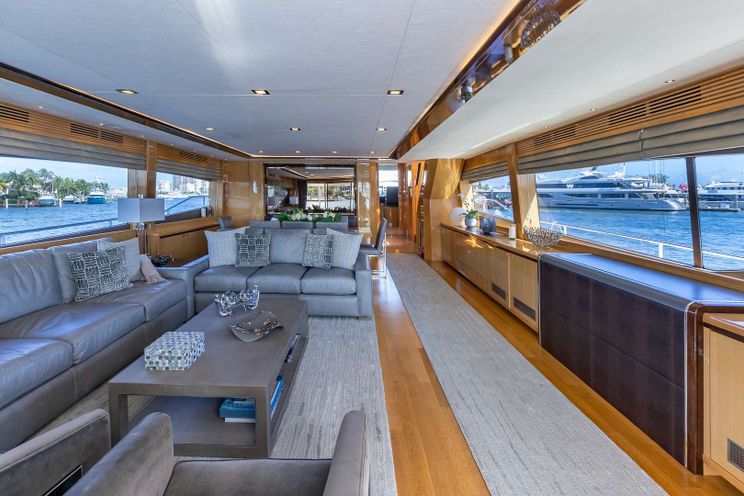 Charter Yacht NO CURFEW - Princess 85 - 4 Cabins - Nassau - Exumas - Bahamas