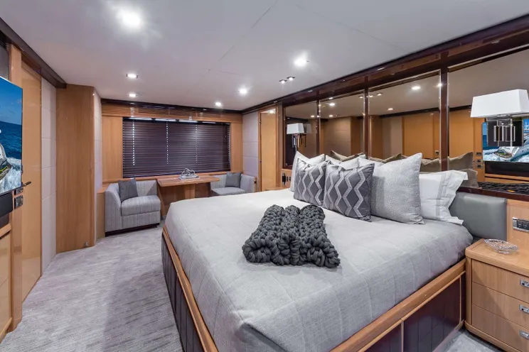 Charter Yacht NO CURFEW - Princess 85 - 4 Cabins - Nassau - Exumas - Bahamas