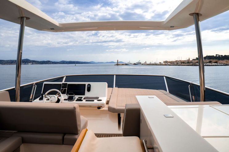 Charter Yacht ROMY ONE - Prestige 680 - 4 Cabins - Antibes - Cannes - Nice - St Tropez - French Riviera - Monaco