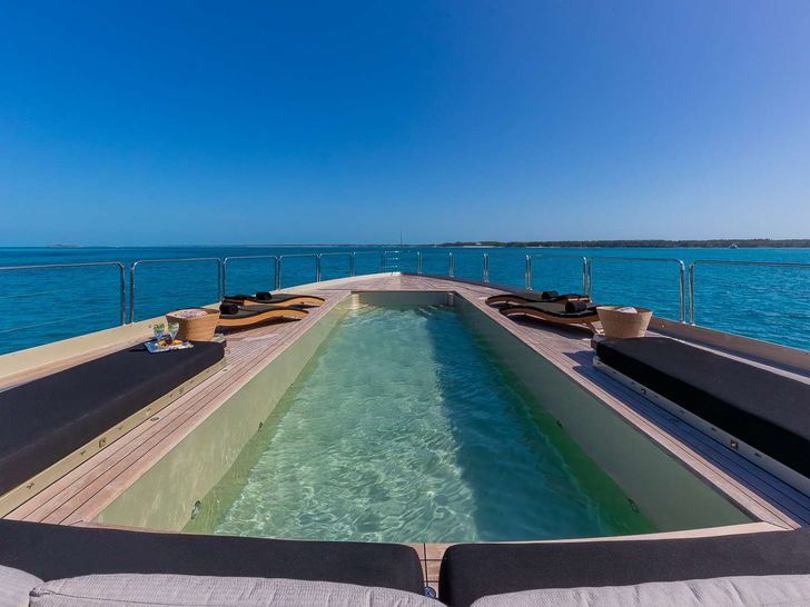 DB9 - Foredeck Swimming Pool DB9 - Foredeck Swimming Pool