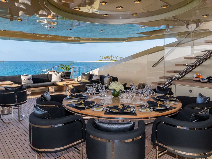 DB9 - Aft Deck Dining DB9 - Aft Deck Dining