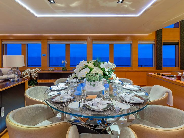DB9 - Dining DB9 - Dining
