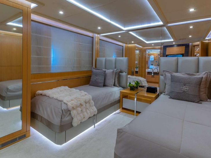 DB9 - Twin Stateroom